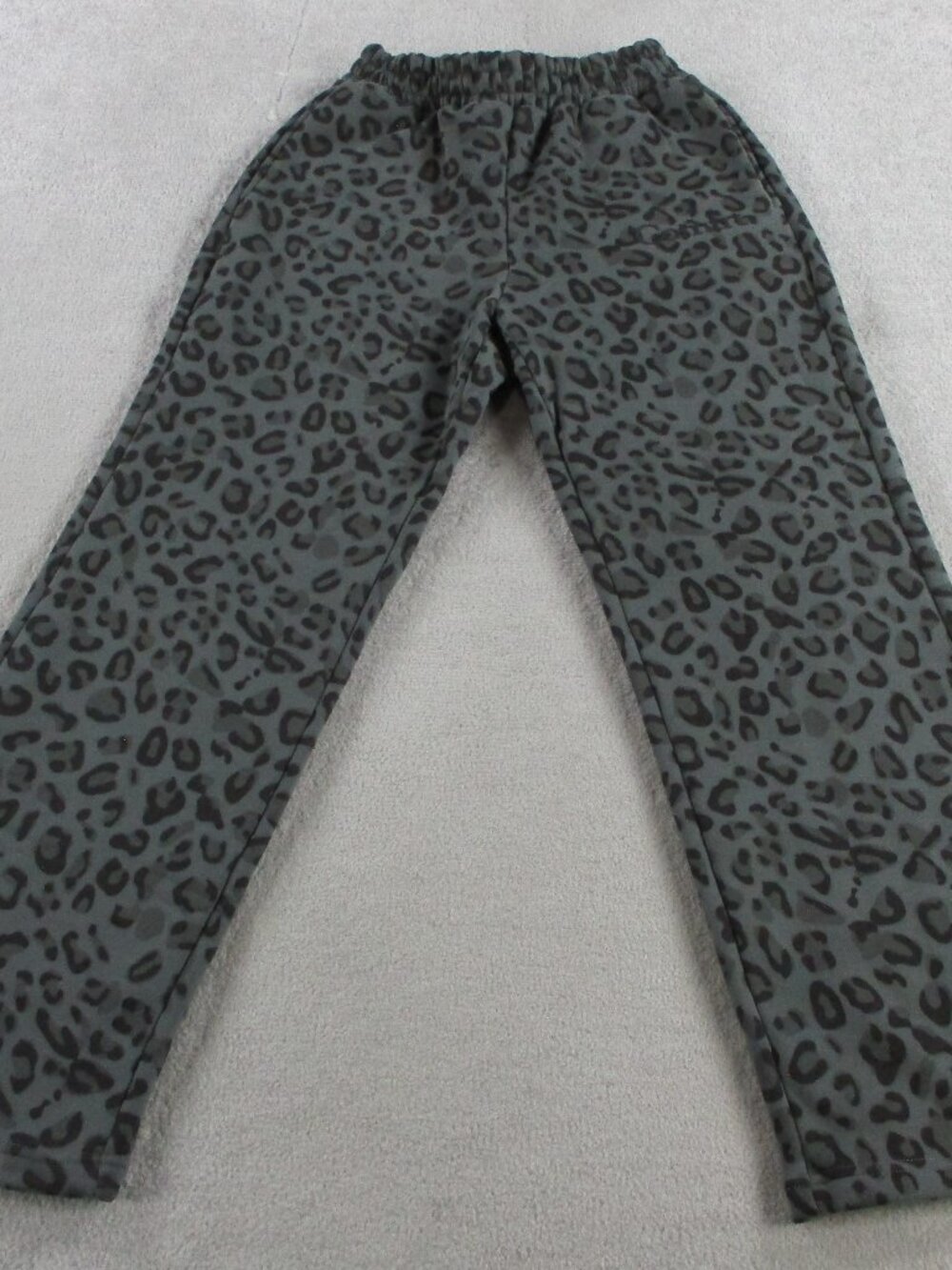 Comfrt Sweatpants Womens Small Panther Print Gray Black Minimalist Straight Leg - Picture 2 of 13